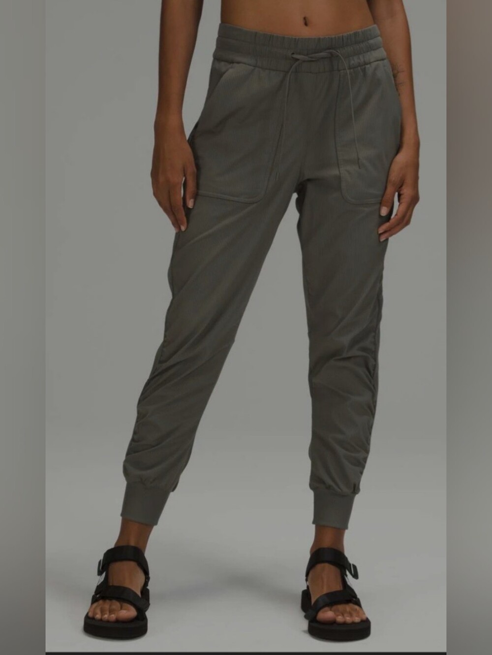 Lululemon beyond the studio jogger pants Sz 4 W14/R12/IS28